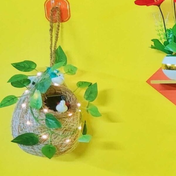 পাখির বাসা ( সাথে ঝুলানোর জন্য ১ পিস ওয়াল হুক)